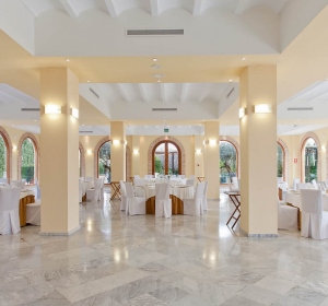 Ad Hoc Hoteles